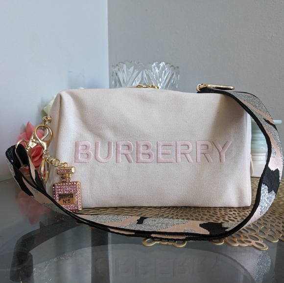 Burberry - Picture 4 of 10